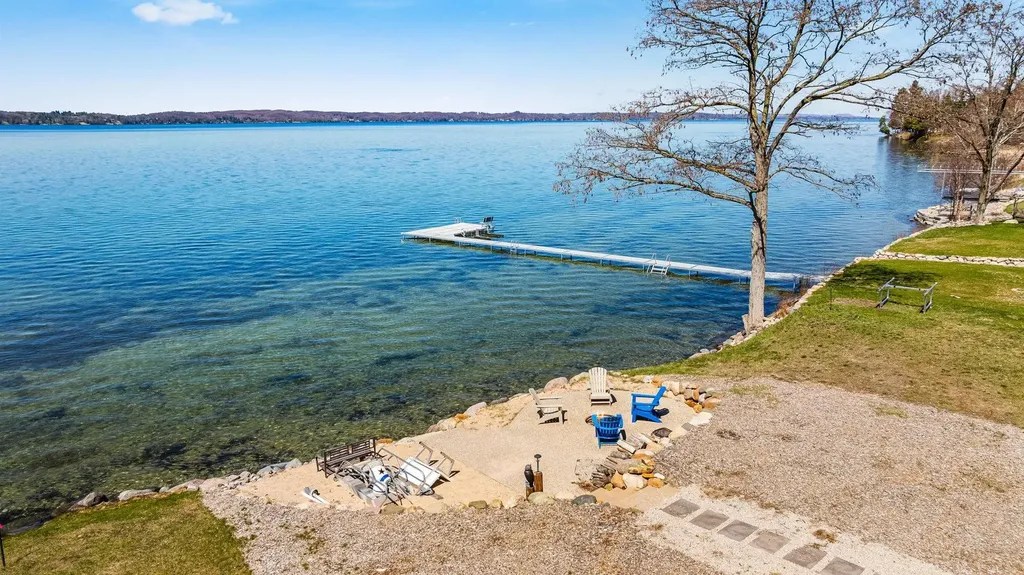 11256 SE Torch Lake Drive Helena Township MI 49612