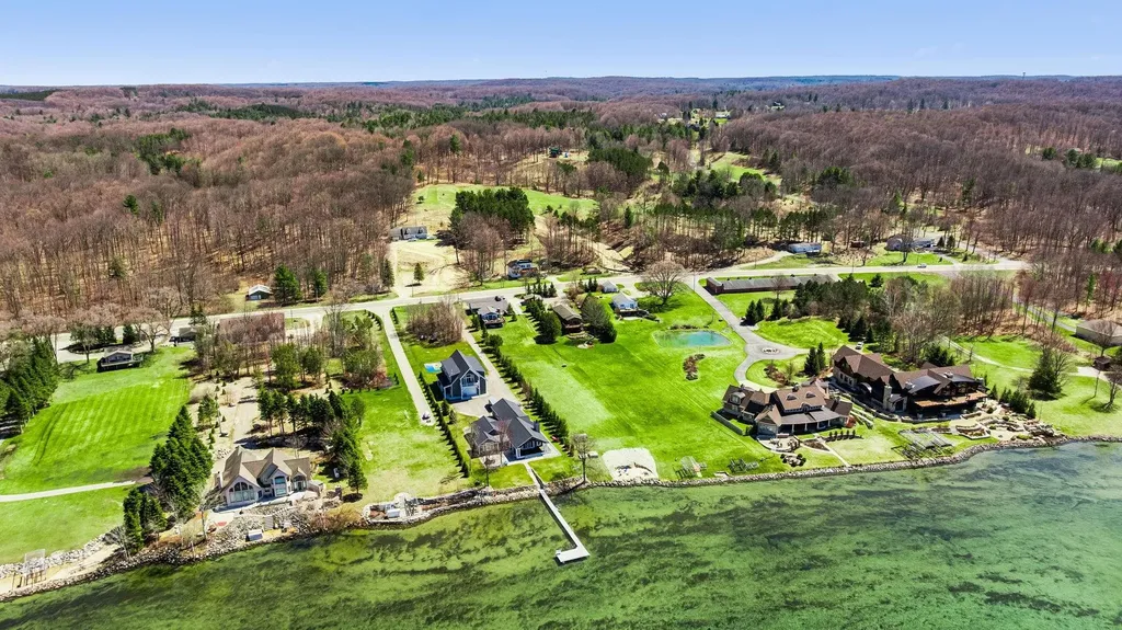 11256 SE Torch Lake Drive Helena Township MI 49612