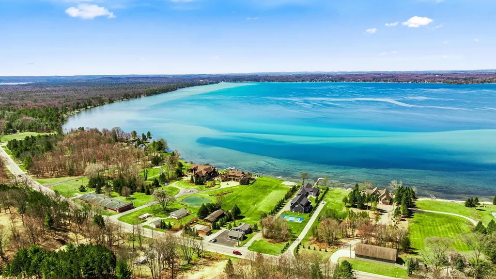 11256 SE Torch Lake Drive Helena Township MI 49612