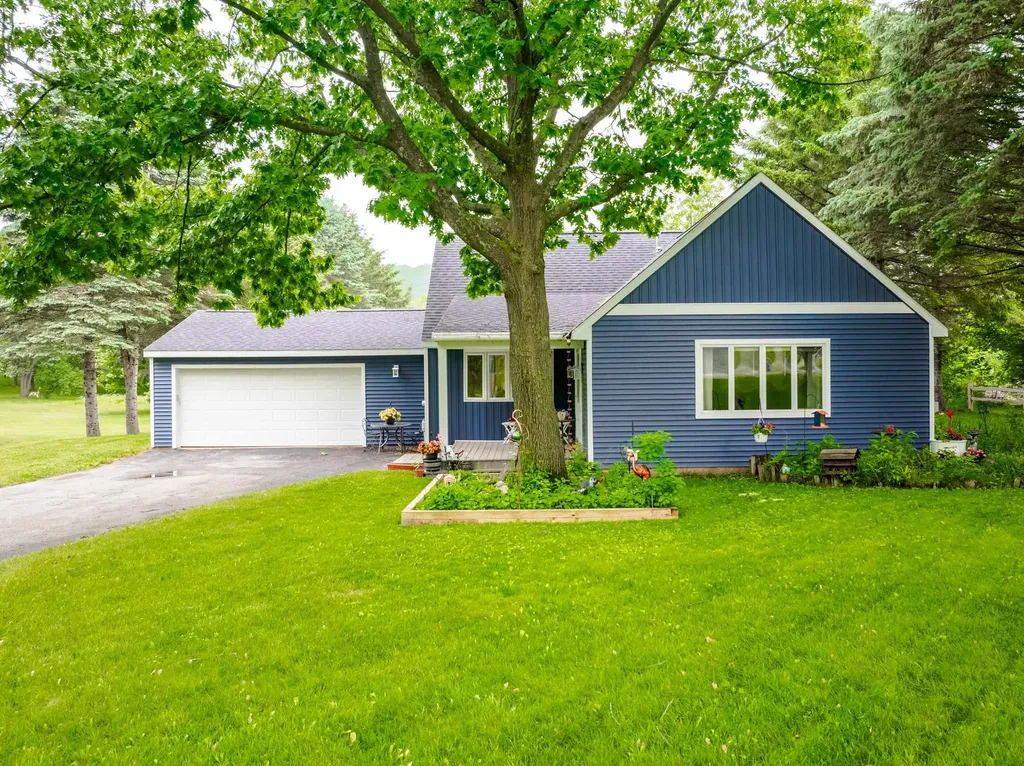 5571 Exodus Drive Long Lake Township MI 49684