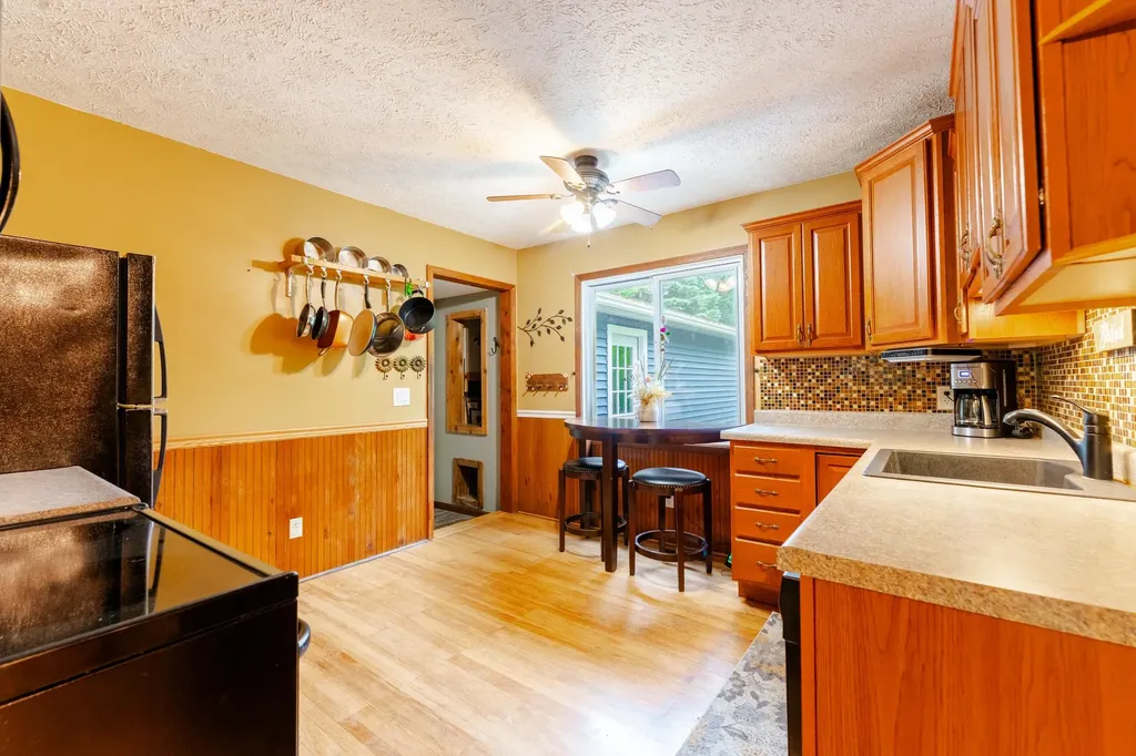 5571 Exodus Drive Long Lake Township MI 49684