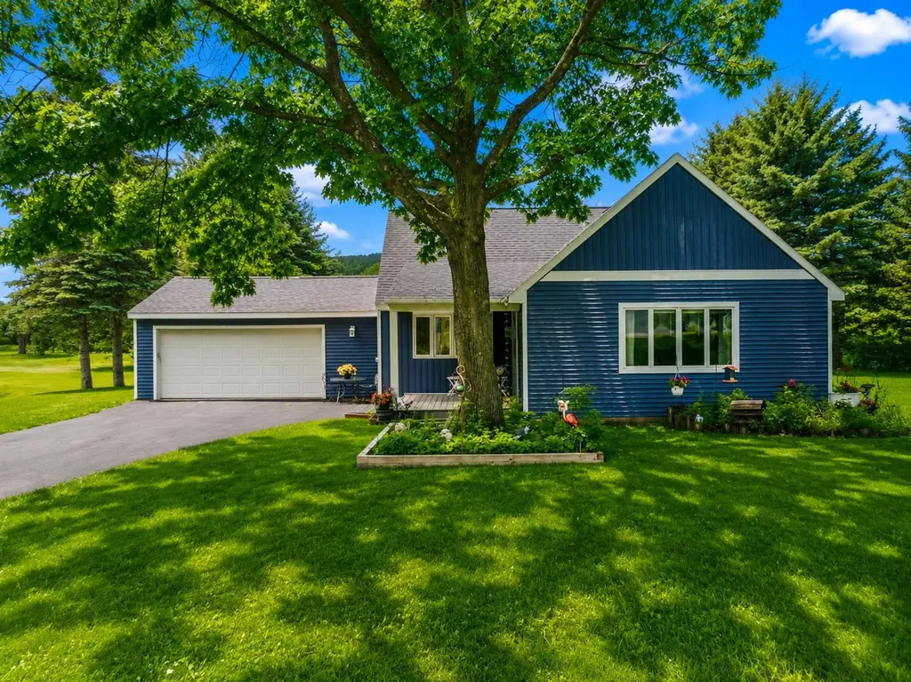 5571 Exodus Drive Long Lake Township MI 49684