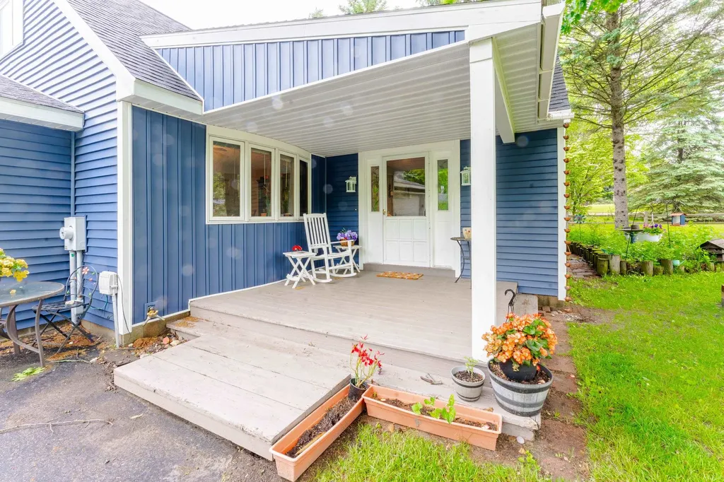 5571 Exodus Drive Long Lake Township MI 49684