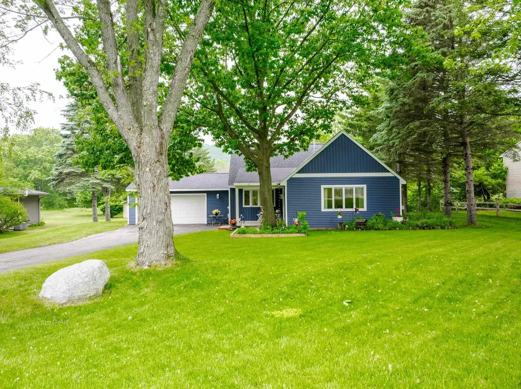 5571 Exodus Drive Long Lake Township MI 49684