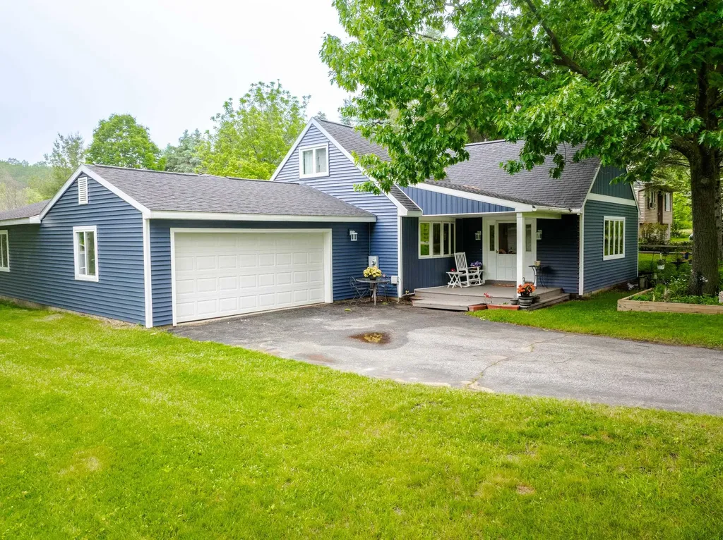 5571 Exodus Drive Long Lake Township MI 49684