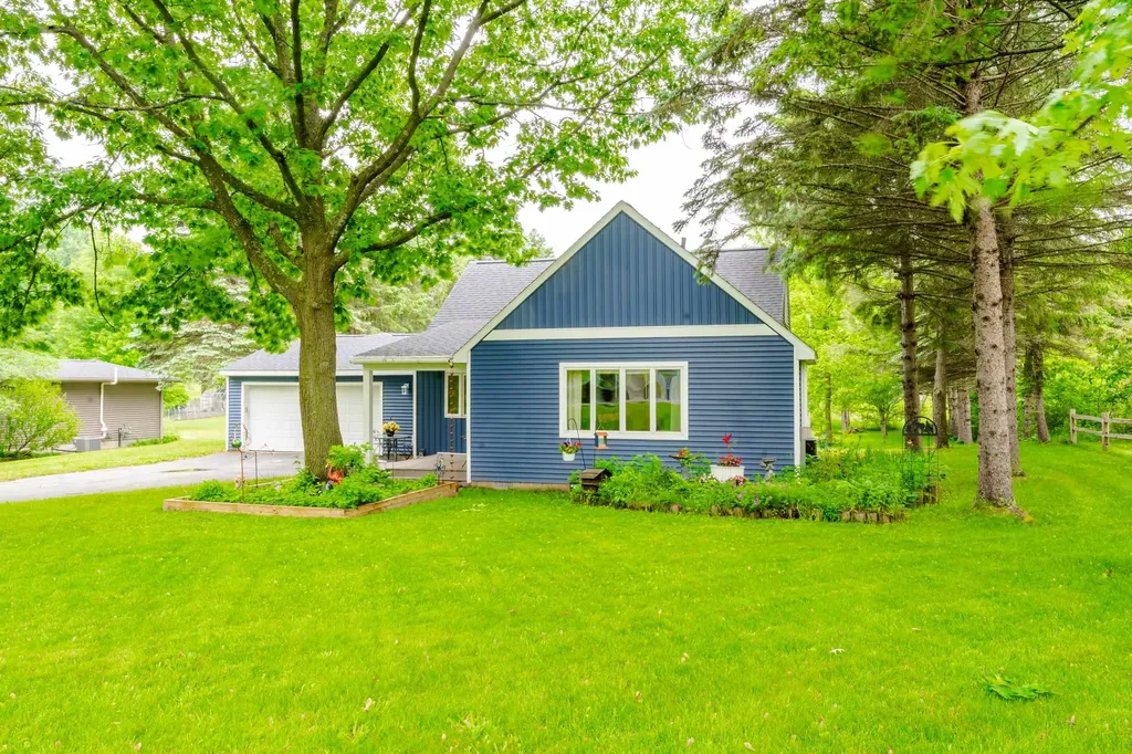 5571 Exodus Drive Long Lake Township MI 49684