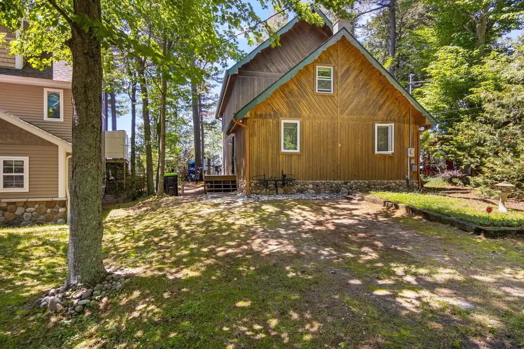 4139 Michigan Trail Torch Lake Township MI 49648