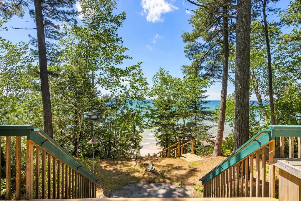 4139 Michigan Trail Torch Lake Township MI 49648