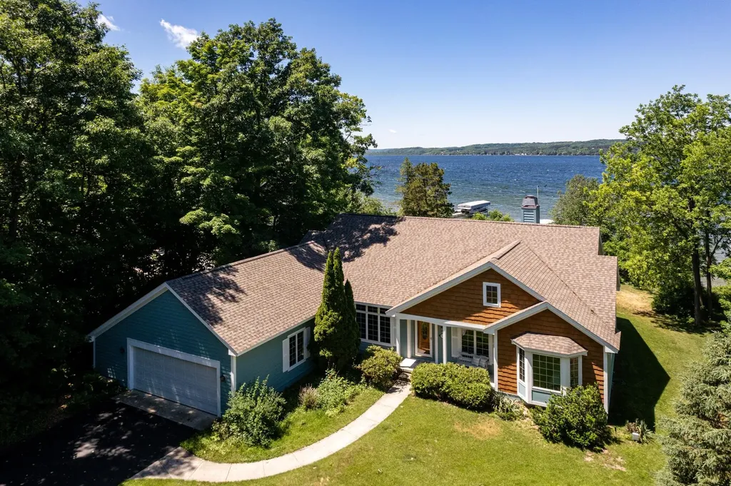 8080 S Lakeview Road Elmwood Charter Township MI 49684