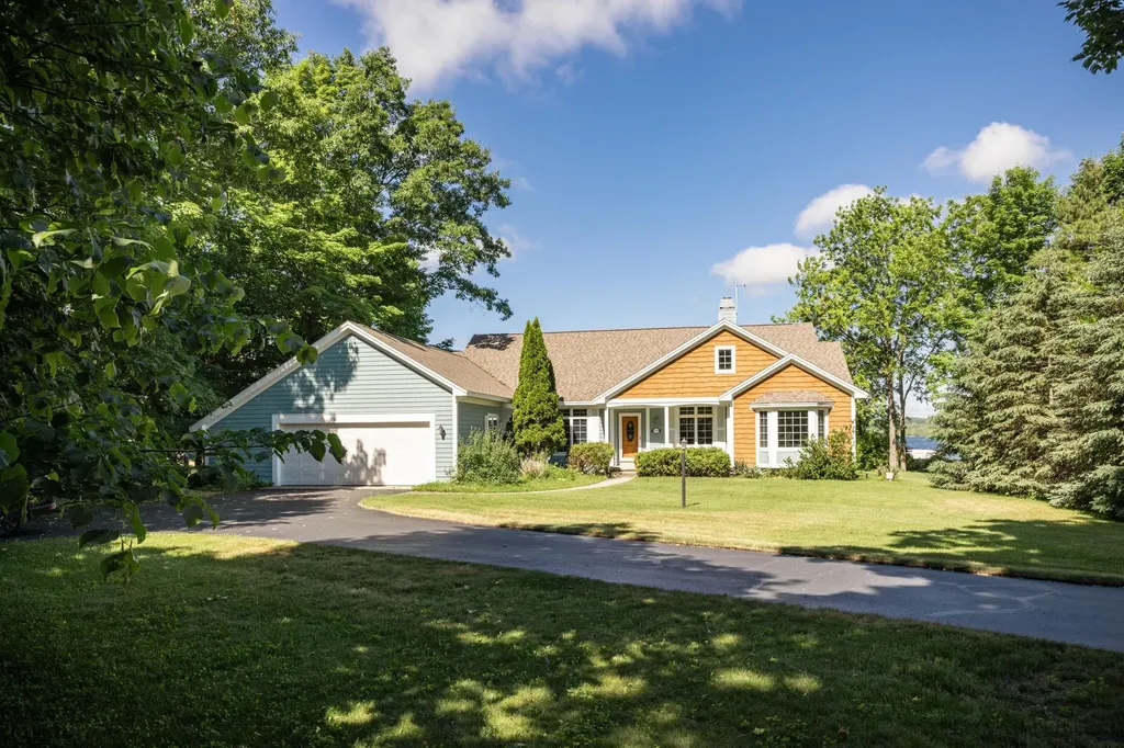 8080 S Lakeview Road Elmwood Charter Township MI 49684