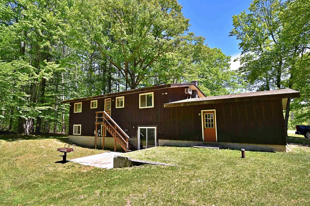 5388 E M-115 Selma Township MI 49601