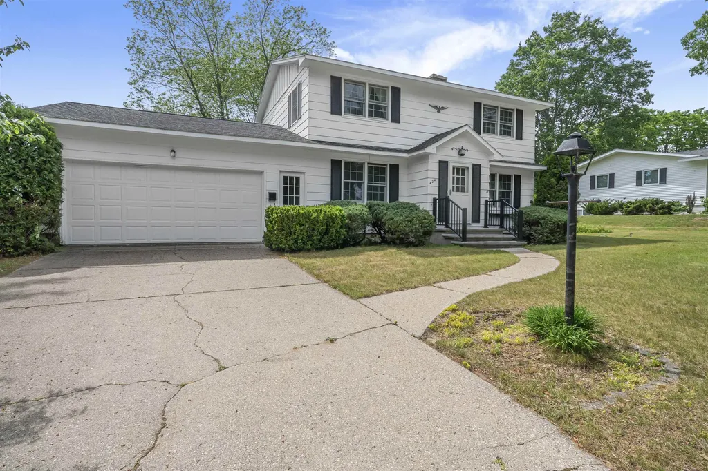 424 Crestview Place Cadillac City MI 49601