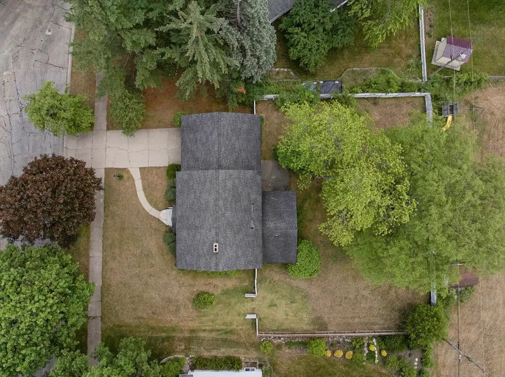424 Crestview Place Cadillac City MI 49601