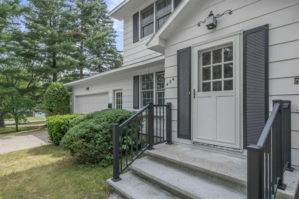 424 Crestview Place Cadillac City MI 49601