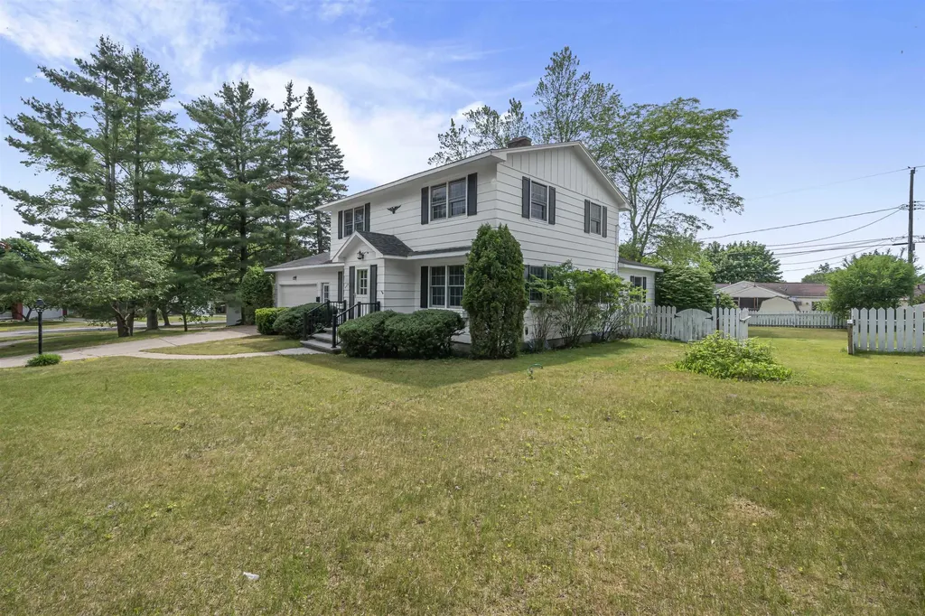 424 Crestview Place Cadillac City MI 49601