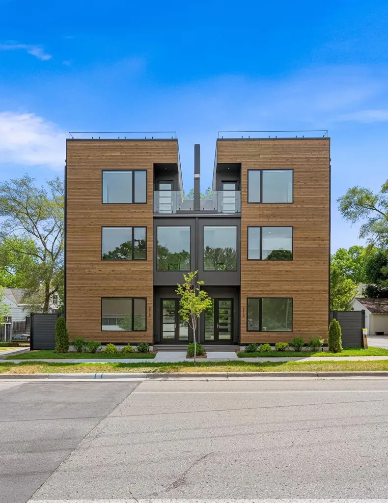 215 Barlow Street Traverse City City MI 49686