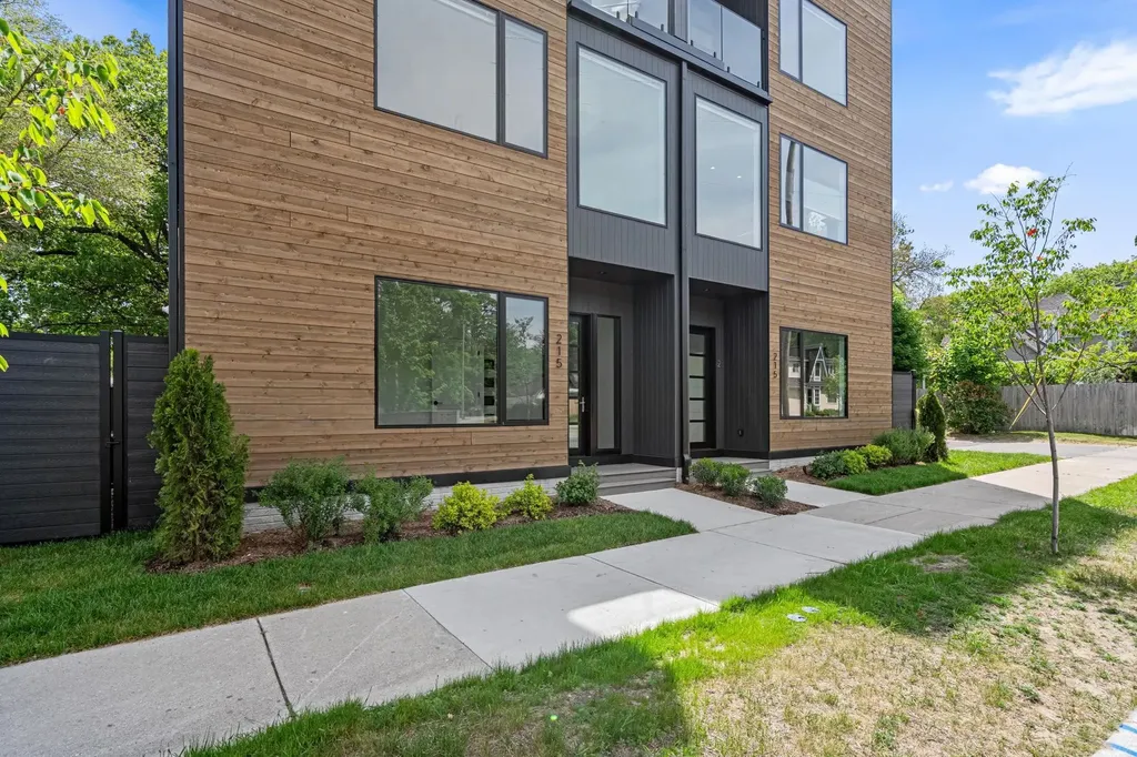 215 Barlow Street Traverse City City MI 49686