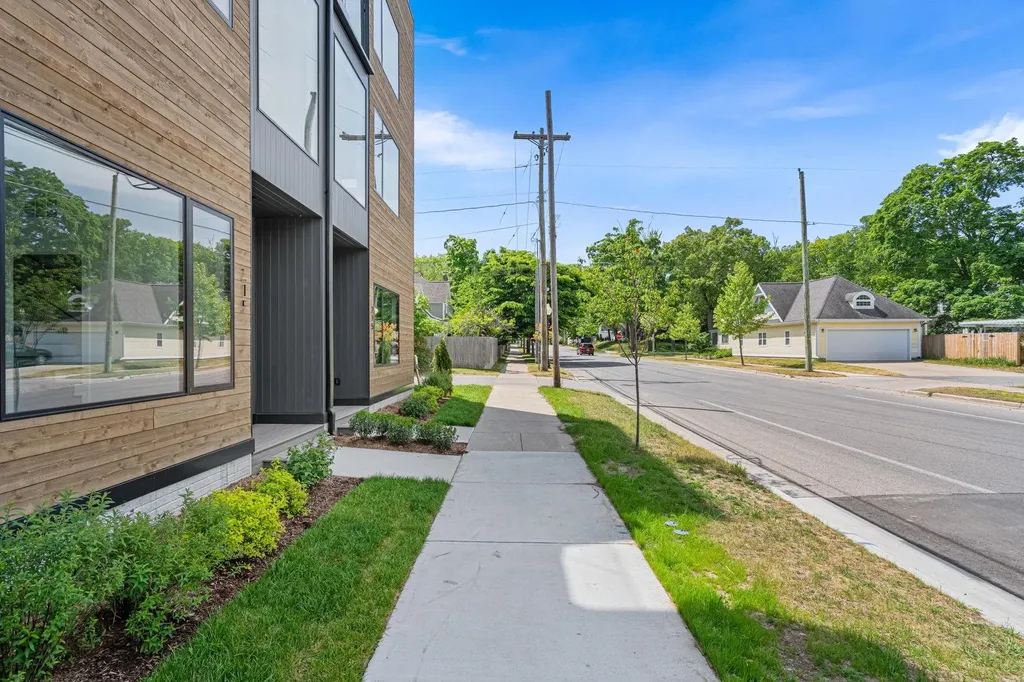 215 Barlow Street Traverse City City MI 49686
