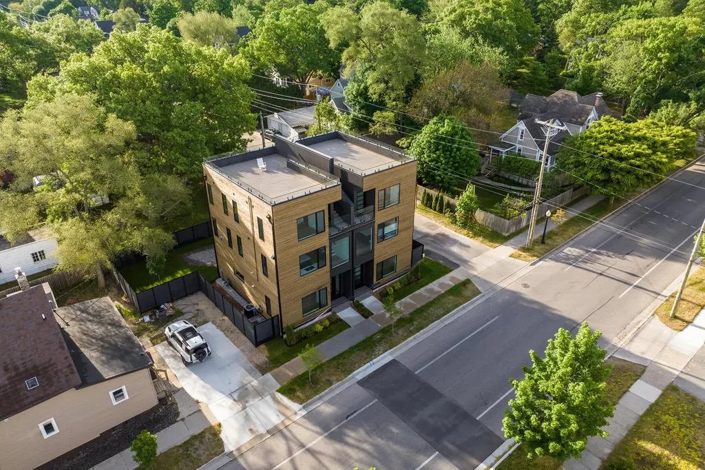 215 Barlow Street Traverse City City MI 49686