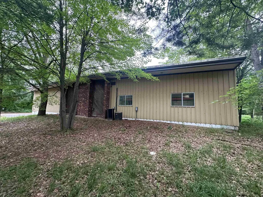 2883 Aero Park Drive Traverse City City MI 49686
