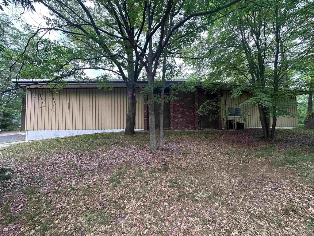 2883 Aero Park Drive Traverse City City MI 49686