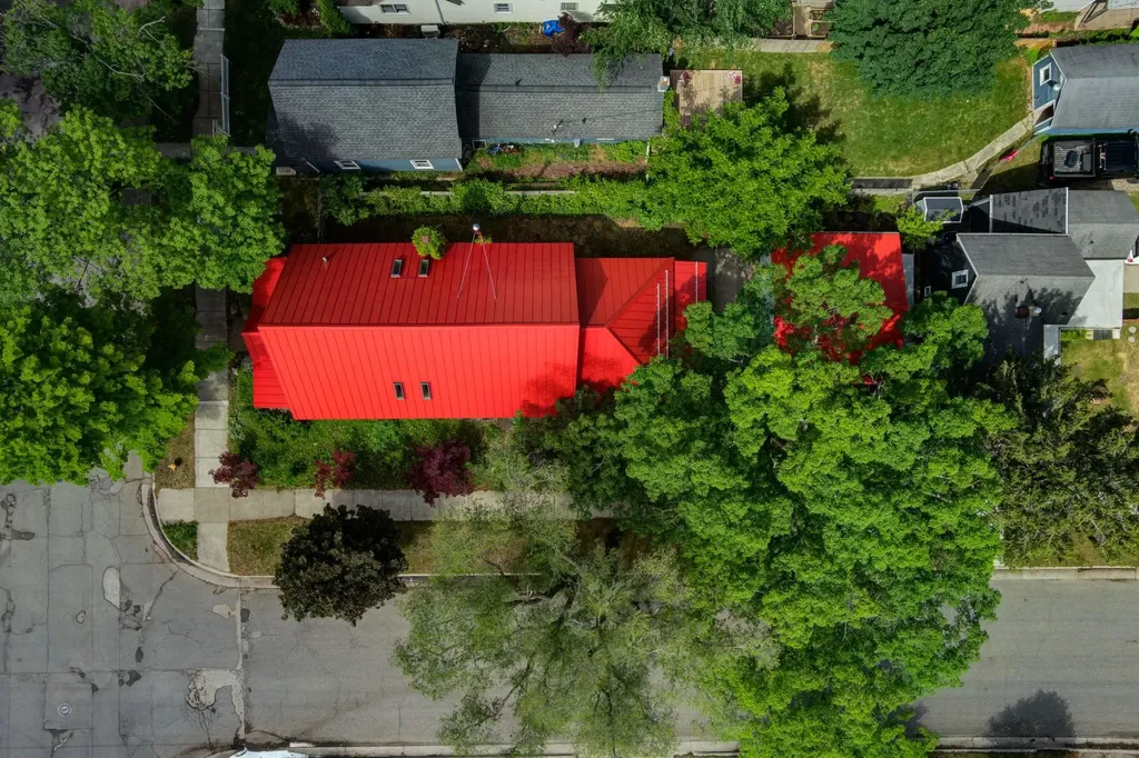 402 W Tenth Street Traverse City City MI 49684
