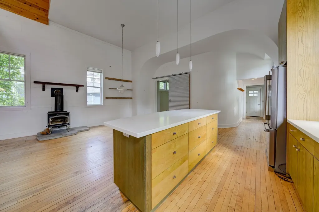 402 W Tenth Street Traverse City City MI 49684
