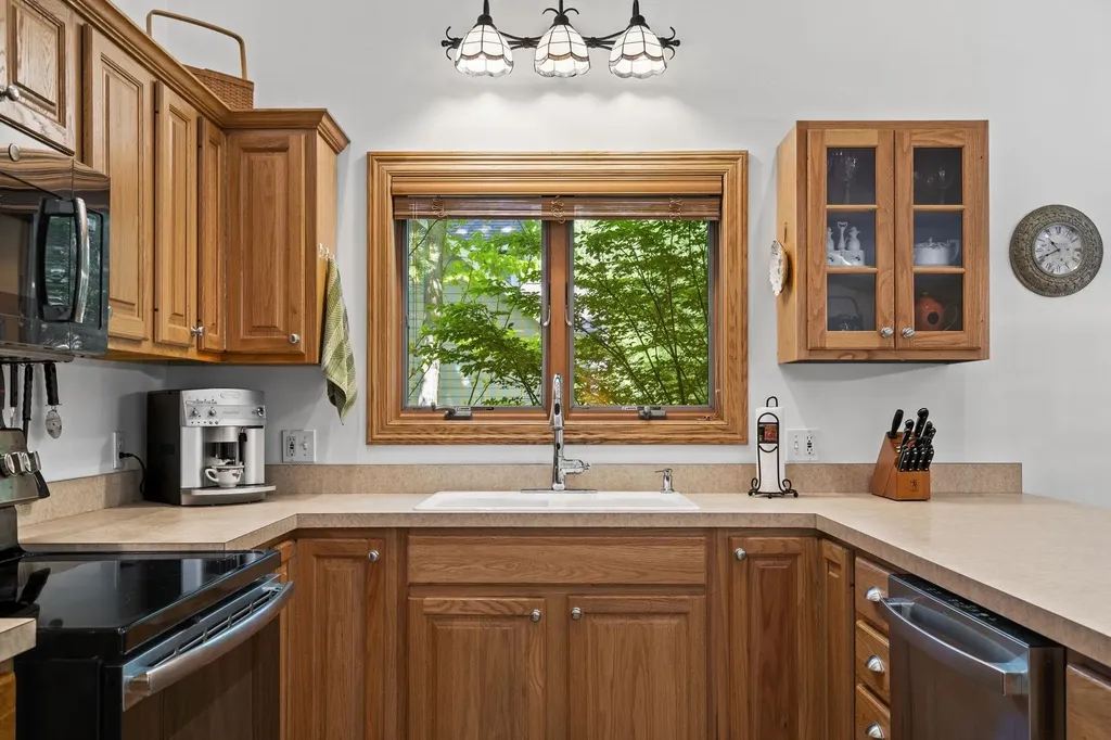 3347 Village Circle Drive East Bay Township MI 49686