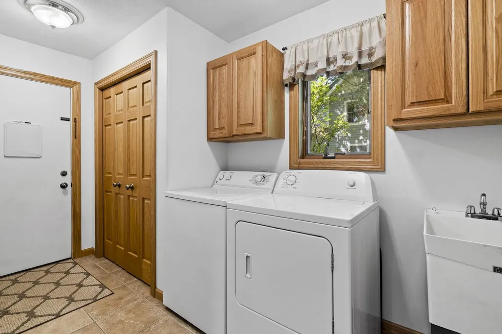 3347 Village Circle Drive East Bay Township MI 49686