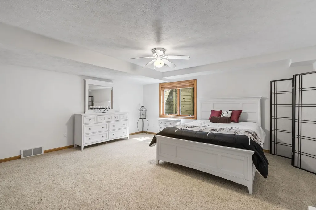 3347 Village Circle Drive East Bay Township MI 49686