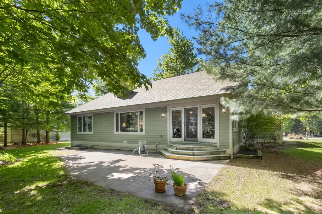3347 Village Circle Drive East Bay Township MI 49686