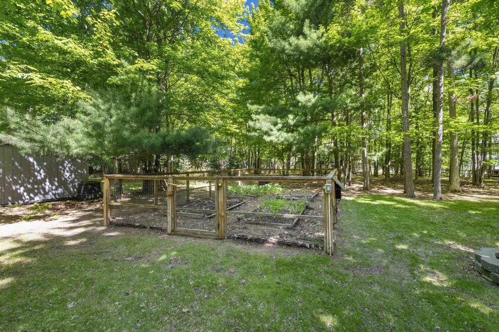 3347 Village Circle Drive East Bay Township MI 49686