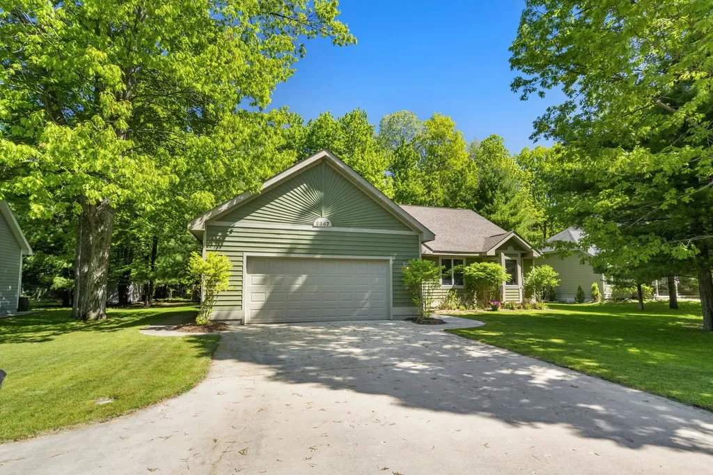 3347 Village Circle Drive East Bay Township MI 49686