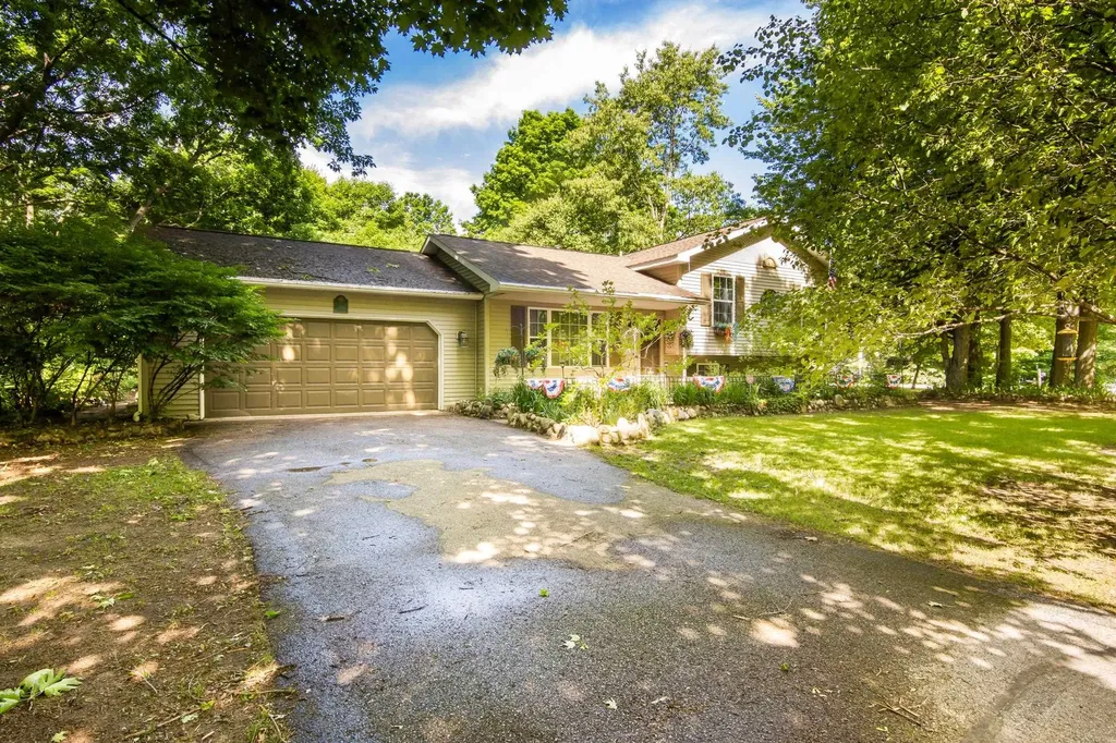 2494 Holland Circle Traverse City City MI 49685