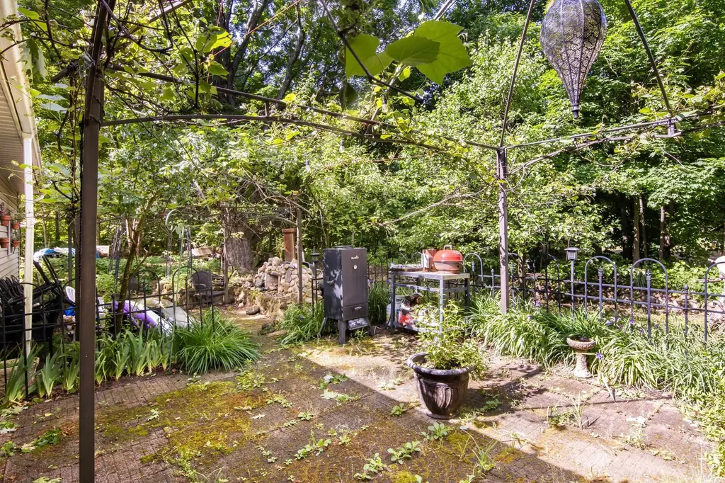 2494 Holland Circle Traverse City City MI 49685