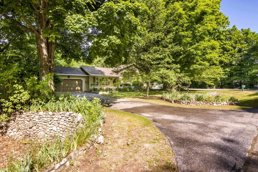 2494 Holland Circle Traverse City City MI 49685