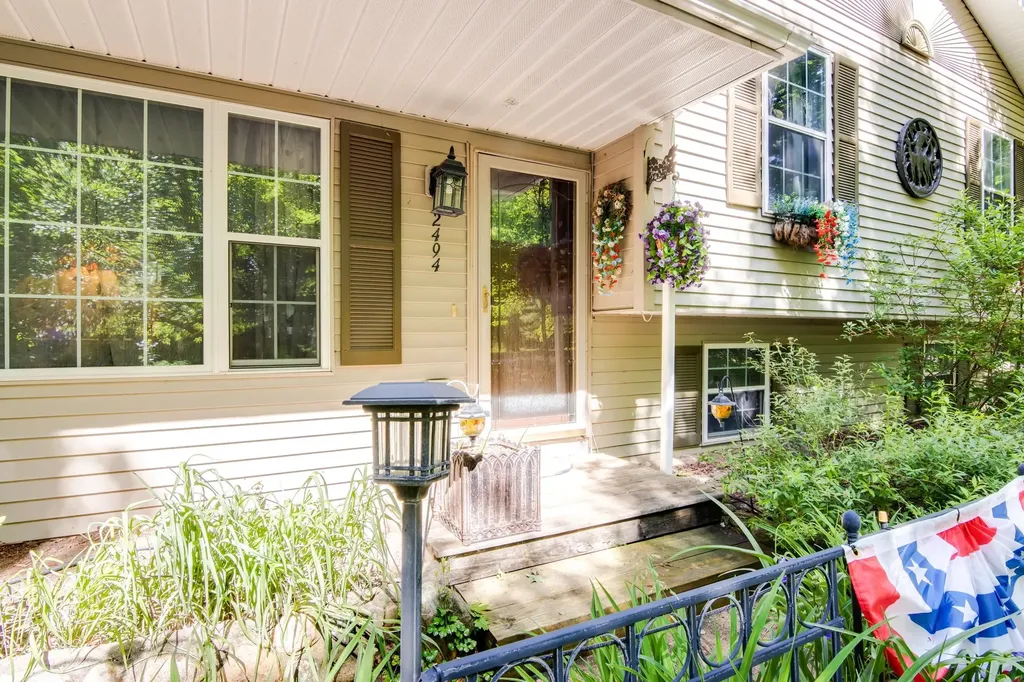 2494 Holland Circle Traverse City City MI 49685