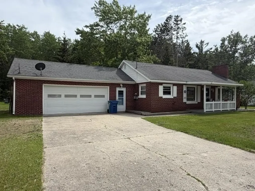 1693 Chestnut Street Cadillac City MI 49601