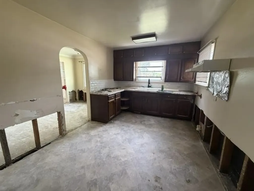 1693 Chestnut Street Cadillac City MI 49601