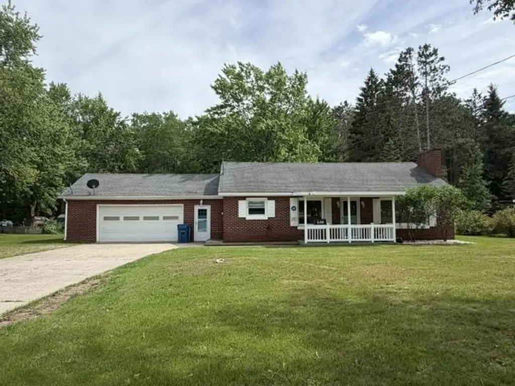 1693 Chestnut Street Cadillac City MI 49601