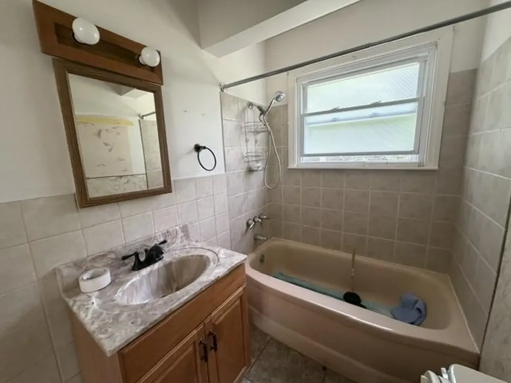 1693 Chestnut Street Cadillac City MI 49601