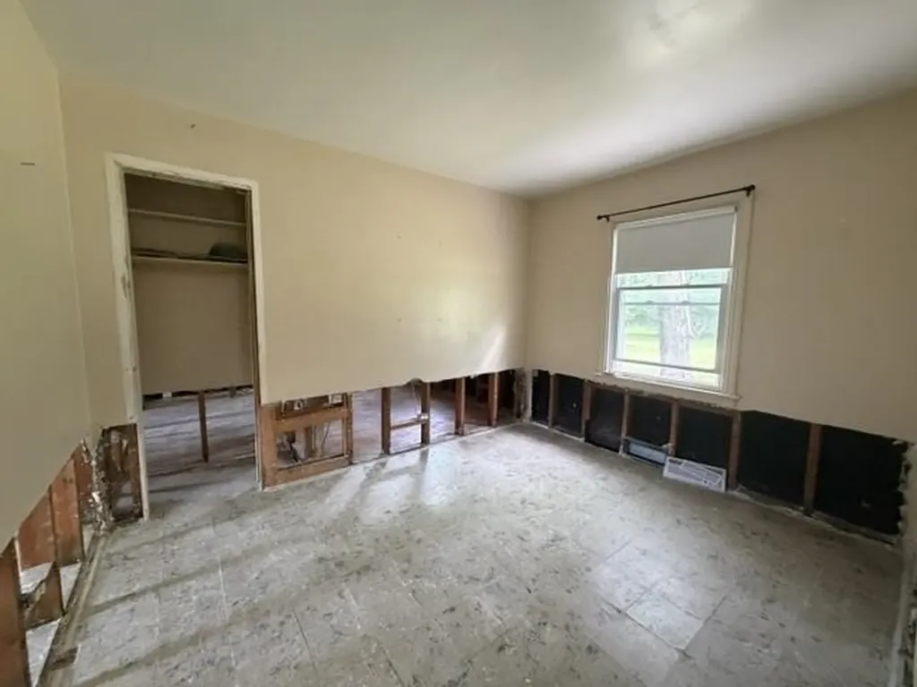 1693 Chestnut Street Cadillac City MI 49601
