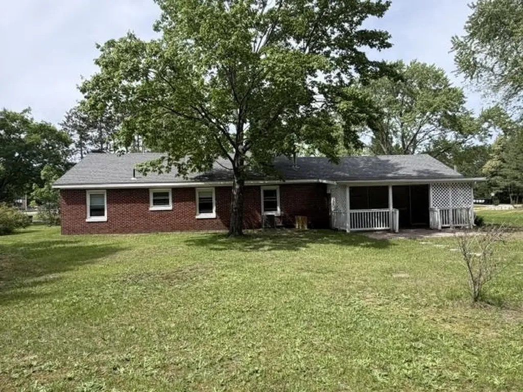 1693 Chestnut Street Cadillac City MI 49601