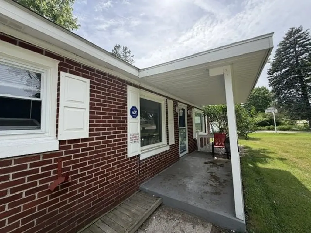 1693 Chestnut Street Cadillac City MI 49601