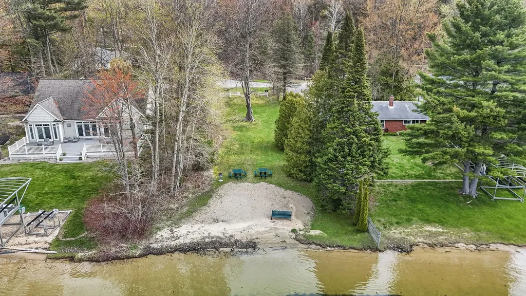 4125 White Birch Drive Green Lake Township MI 49637