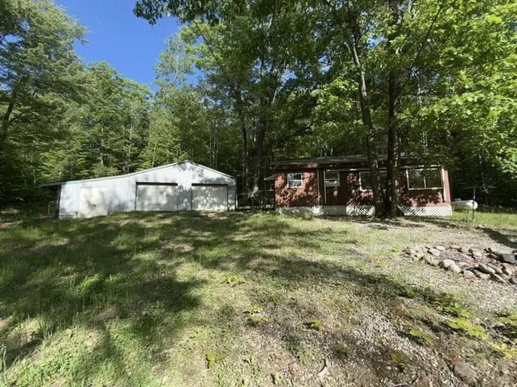 4933 E Johnson Road Norwich Township MI 49651