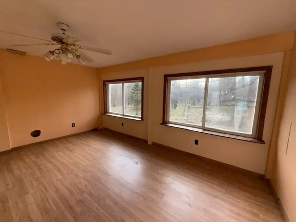 4933 E Johnson Road Norwich Township MI 49651