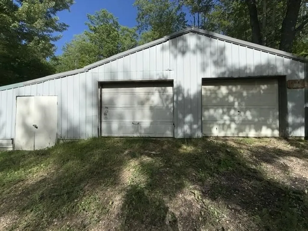 4933 E Johnson Road Norwich Township MI 49651
