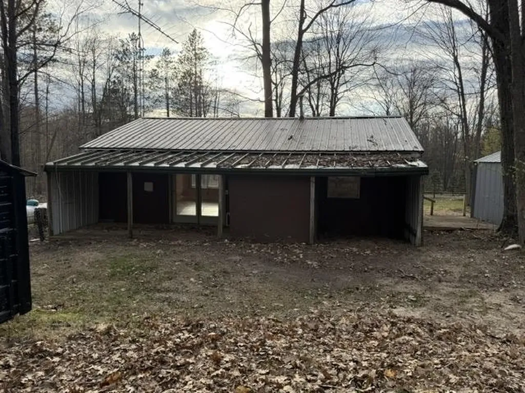 4933 E Johnson Road Norwich Township MI 49651