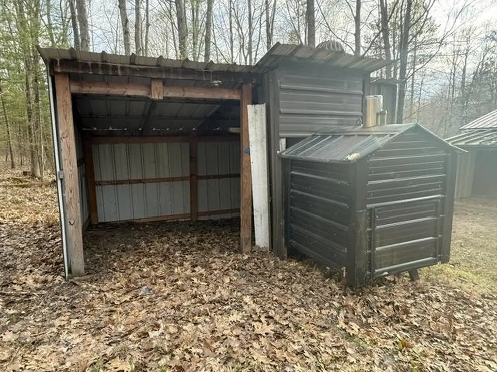 4933 E Johnson Road Norwich Township MI 49651